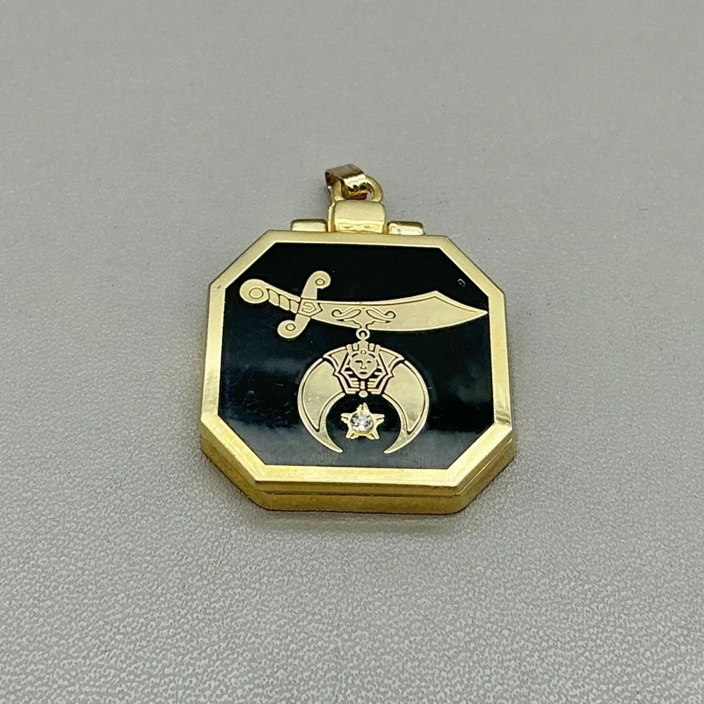 Masonic Shriner Freemason Hinged Locket Award Pendant Black Gold Tone 1 Inch